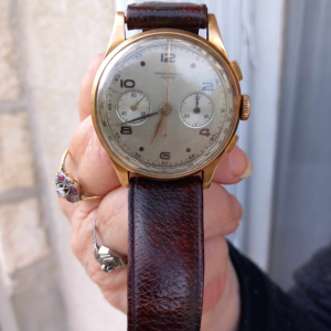 montre en or chronographe suisse