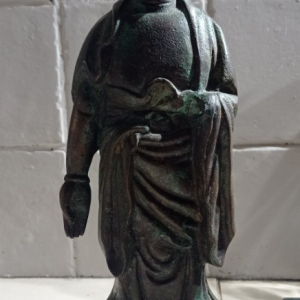 Ancienne statue en bronze bouddha debout