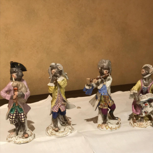 Lot de quatre figurines Meissen