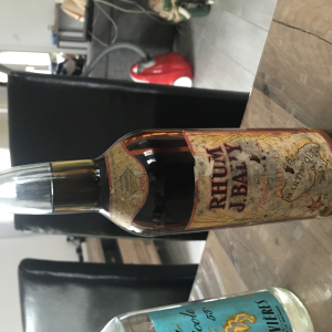 Rhum J.Bally 1966 étiquette mauvais état . Mise en bouteille au domaine