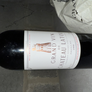 Grand vin de Chateau Latour 1998 Premier grand cru classé & Chateau neuf du Pape 1969 Etb Dupond Vosne-Romanée 1er Cru 1990