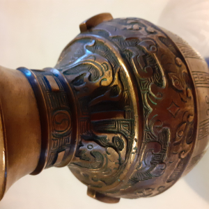 Pot ou urne bronze