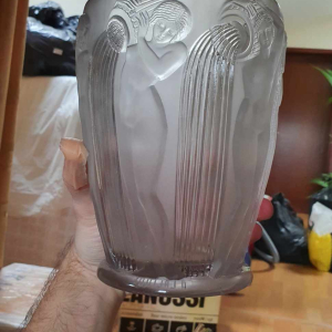 Vase Lalique aux figures nues