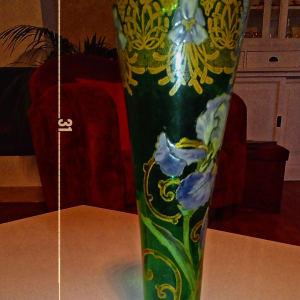 grand vase vert en verre decor fleurs de pavot et forure fin 19ème, ébut 20ème bpn état