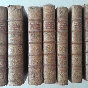 Histoire d'Angleterre par M HUME traduits en français 7 volumes reliés cuir XVIIIe