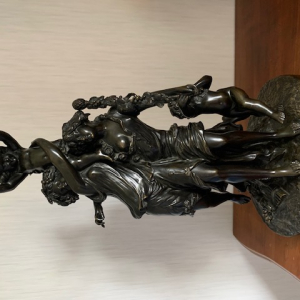 Claude Michel Clodion .  sculpture en bronze