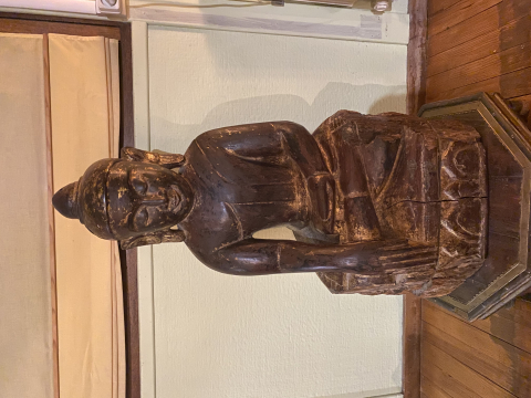 
															Statue de boudha en bois
														