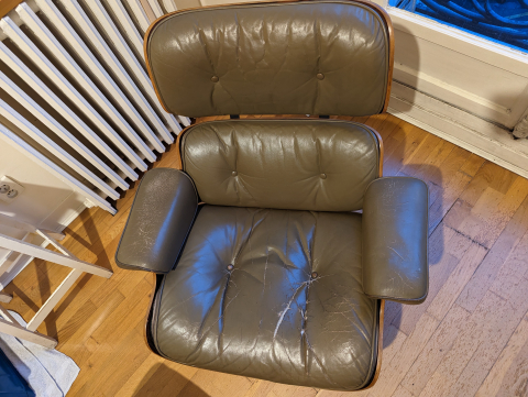 
															Charles Eames lounge et ottoman
														