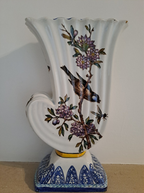 
															Vase porcelaine GIEN
														