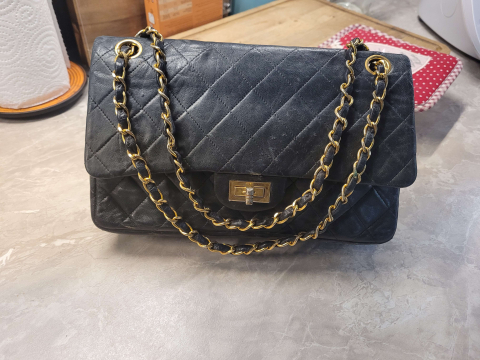 
															sac chanel 2 55 bleu foncé, années 70
														