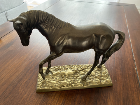 
															Cheval bronze Somchai
														