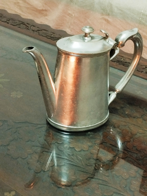 
															Cafetière Chridtofle. Métal argenté
														