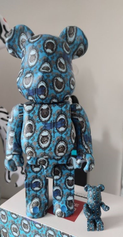 
															Bearbrick 400% +100% " Robe Japonica bleu " Medicom Toy
														