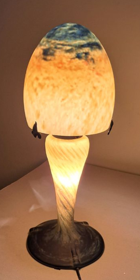 
															Lampe champignon
														