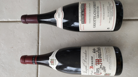 
															Bouteille vin rouge Bourgogne
														