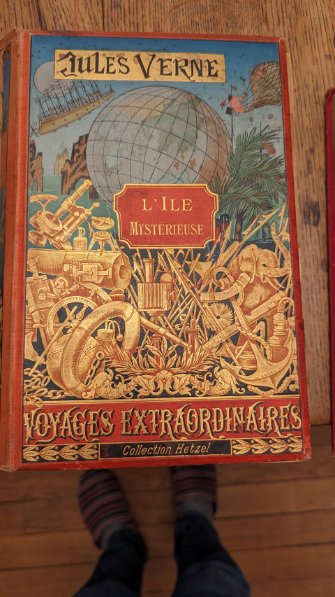 
															Jules Verne, voyages extraordinaire, l'ile mystérieuse,
														