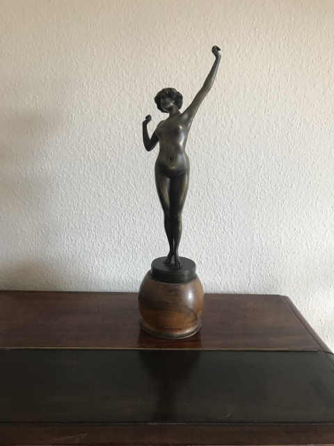 
															Bronze femme nu signature Philippe
														