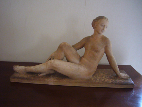 
															sculpture en plâtre - femme nue allongée, signée Henri Bargas
														