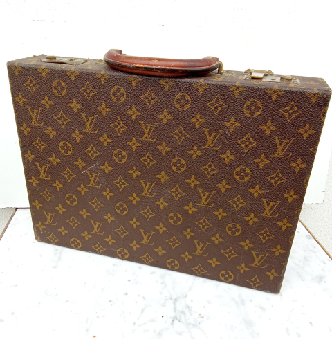 
															Valise Louis Vuitton
														