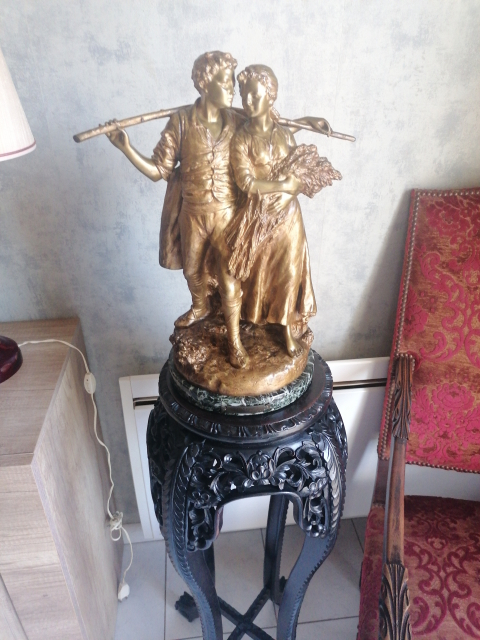 
															Statuette D'ASTE YDILLE
														