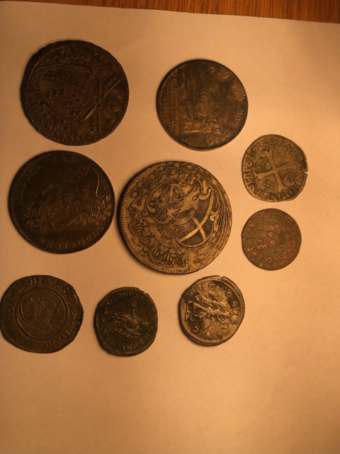 
															Pièces de monnaie anciennes 3
														