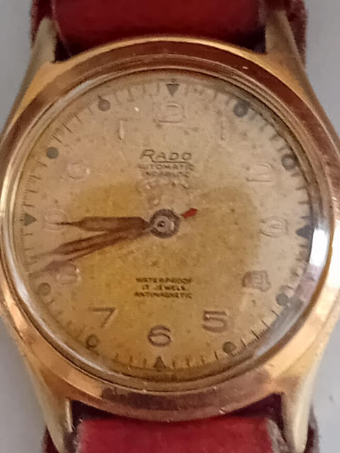 
															montre rado automatique vintage
														