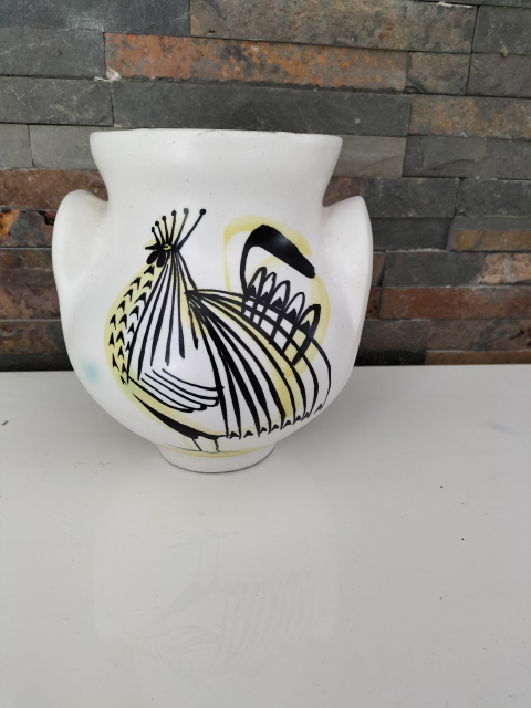 
															urne vase roger capron
														