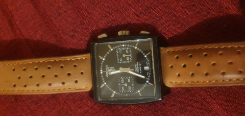 
															Montre tag heuer
														