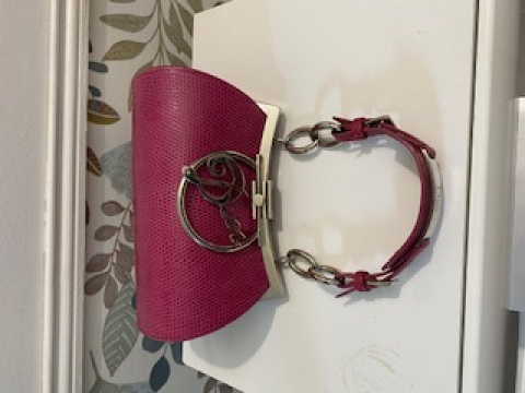 
															Petit sac a main DIOR rose intense
														