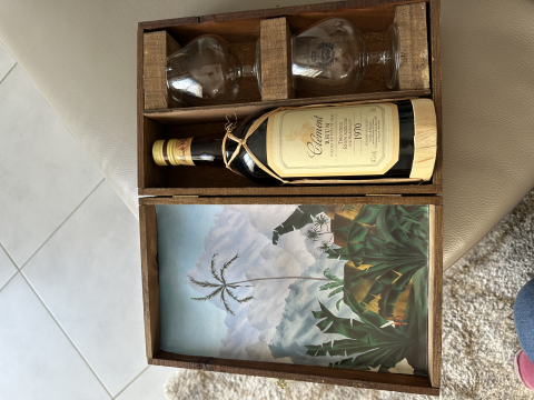 
															Coffret rhum clement 1970
														