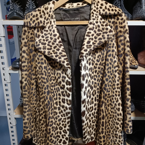 
															Manteau fourrure leopard
														