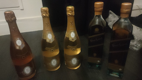 
															Bouteille louis Roederer et blue label
														