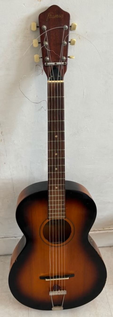 
															GUITARE FRAMUS WERKE BAVAROIS
														