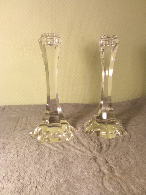 
															Lot de 2 bougeoires en cristal manufacture Saint-Louis
														