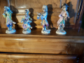 
													Lot de quatre figurines Meissen
												