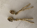 
													Boucles d’oreilles vintage Christian Lacroix
												