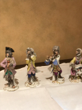 
													Lot de quatre figurines Meissen
												