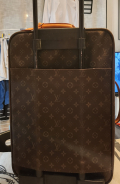 
													Valise Louis Vuitton
												