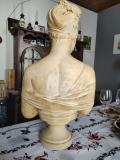 
													Statue buste madame Récamier
												
