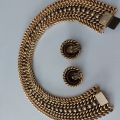 
													Collier raz du coup avec boucles d'oreilles. Edouard RAMBAUDBon état
												