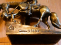 
													Lucky Luke et Jolly Jumper gravissant la colline / Bronze
												