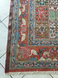 
													Tapis noué à la main laine et soie origine Moud, Iran
												