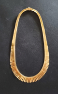 
													Collier lamelles or 750 et 8VI
												