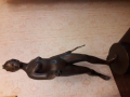 
													Bronze de Diane Chasseresse de 57 cms de haut et 13 cms de circonférence au niveau des hanches
												