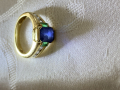 
													bague saphir bleu or jaune 18 ct
												