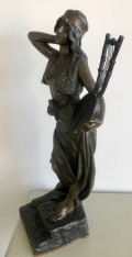 
													statue bronze « la Bohémienne » d’Emmanuel Villanis
												