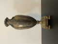 
													Vase bronze signé A. Erdmann
												