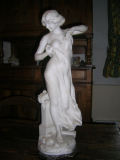 
													statue, sculpture en marbre blanc, représentant une nymphe
												