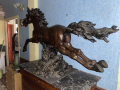 
													Gigantesque cheval en bronze signé P J Mène
												