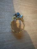 
													Bague en or de création avec 5 diamants
												